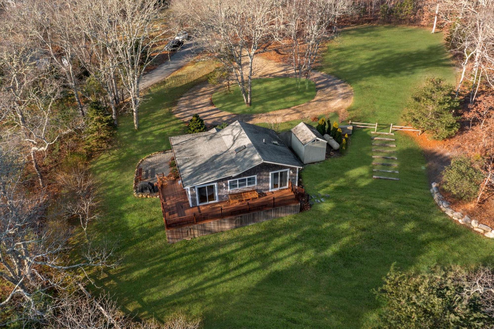 Fresh Pond Chateau Renovated Bright And Cozy Home Oak Bluffs Exterior photo