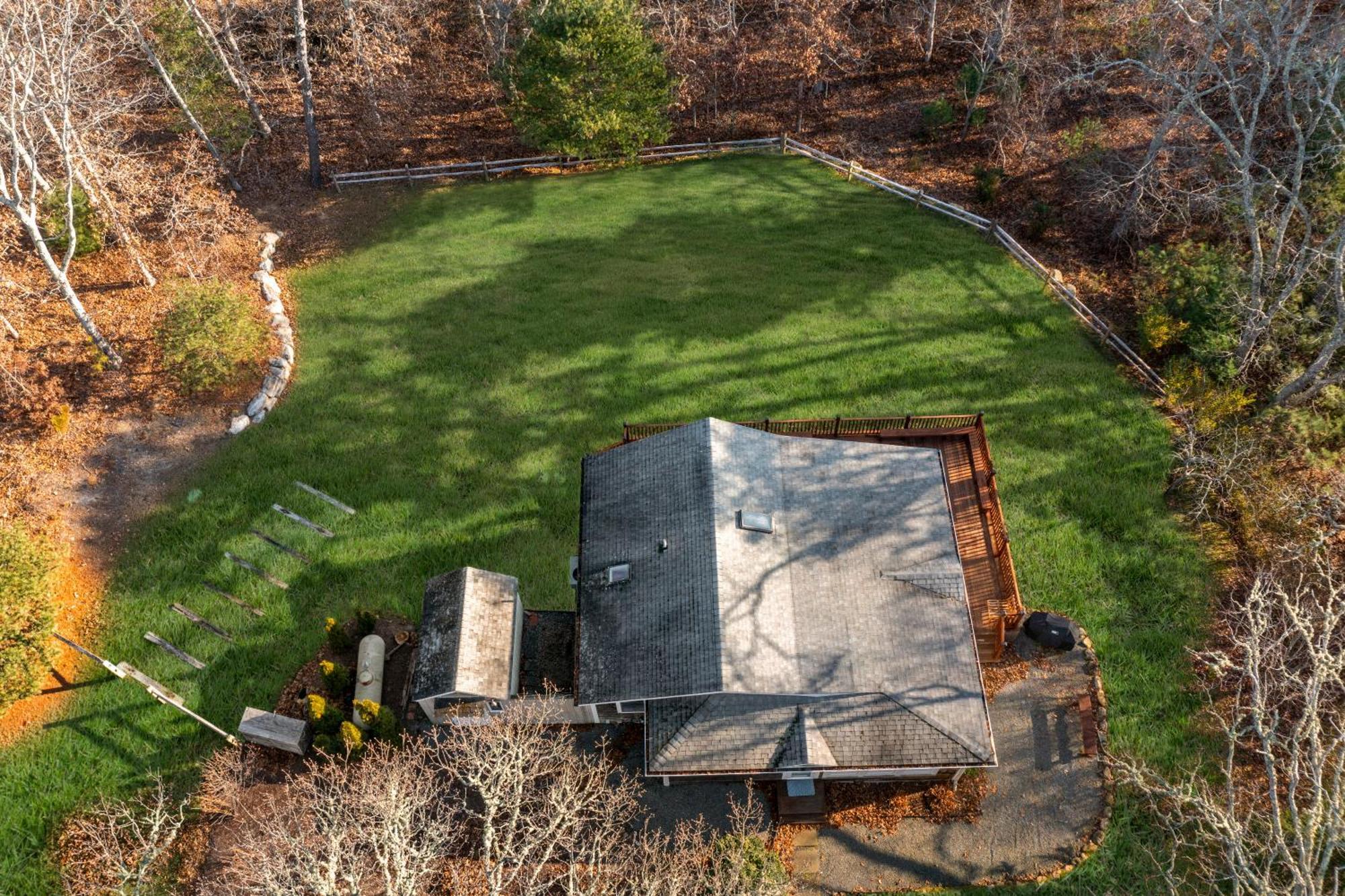 Fresh Pond Chateau Renovated Bright And Cozy Home Oak Bluffs Exterior photo