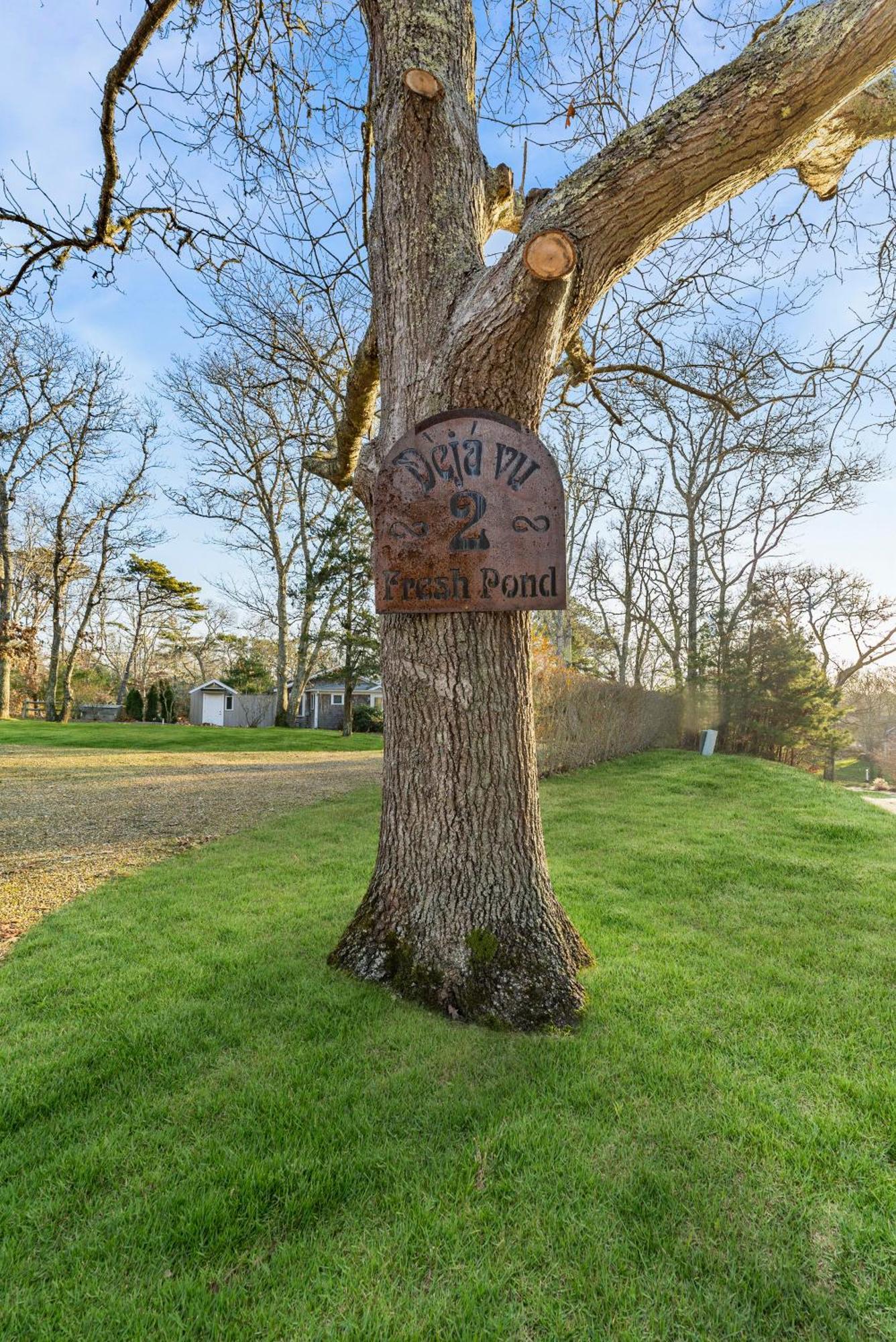 Fresh Pond Chateau Renovated Bright And Cozy Home Oak Bluffs Exterior photo